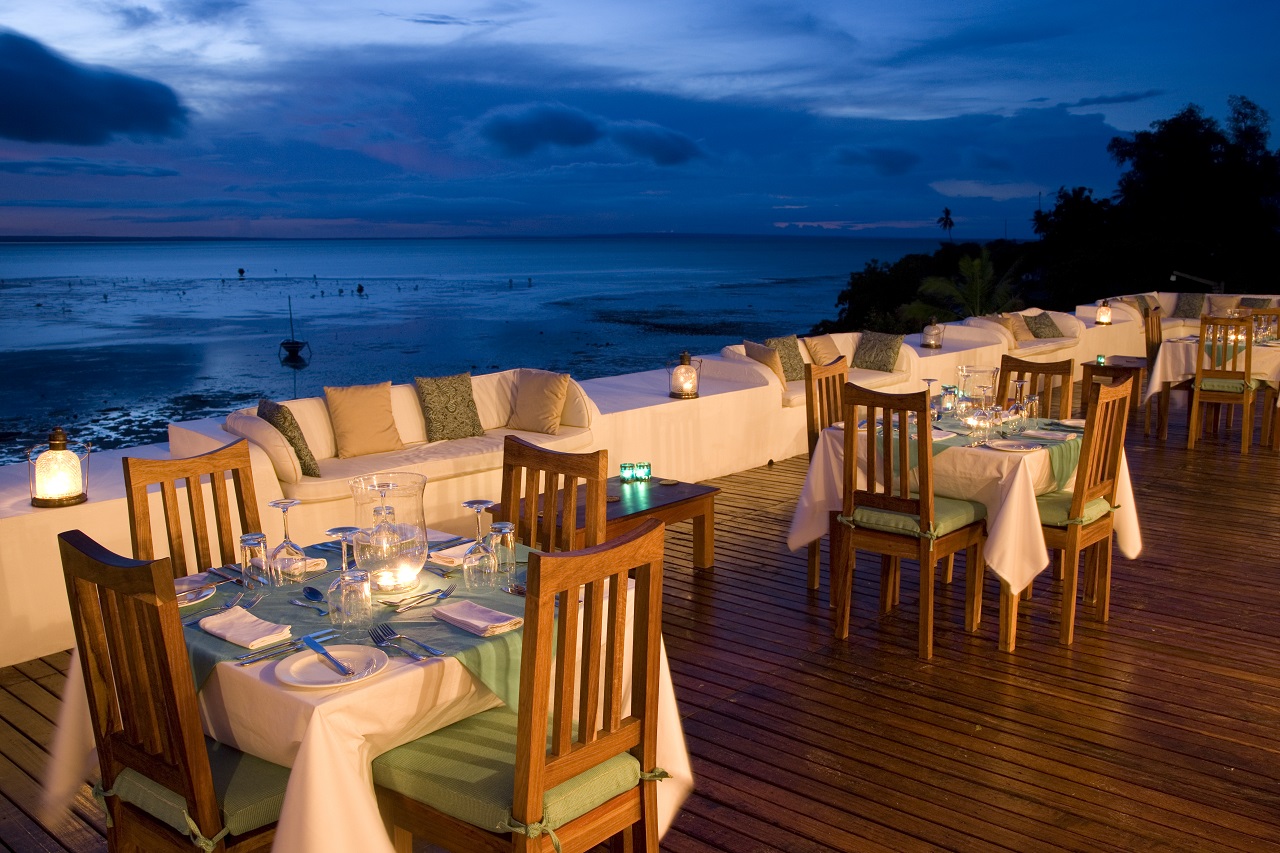 Rooftop dining at Ibo Island Lodge