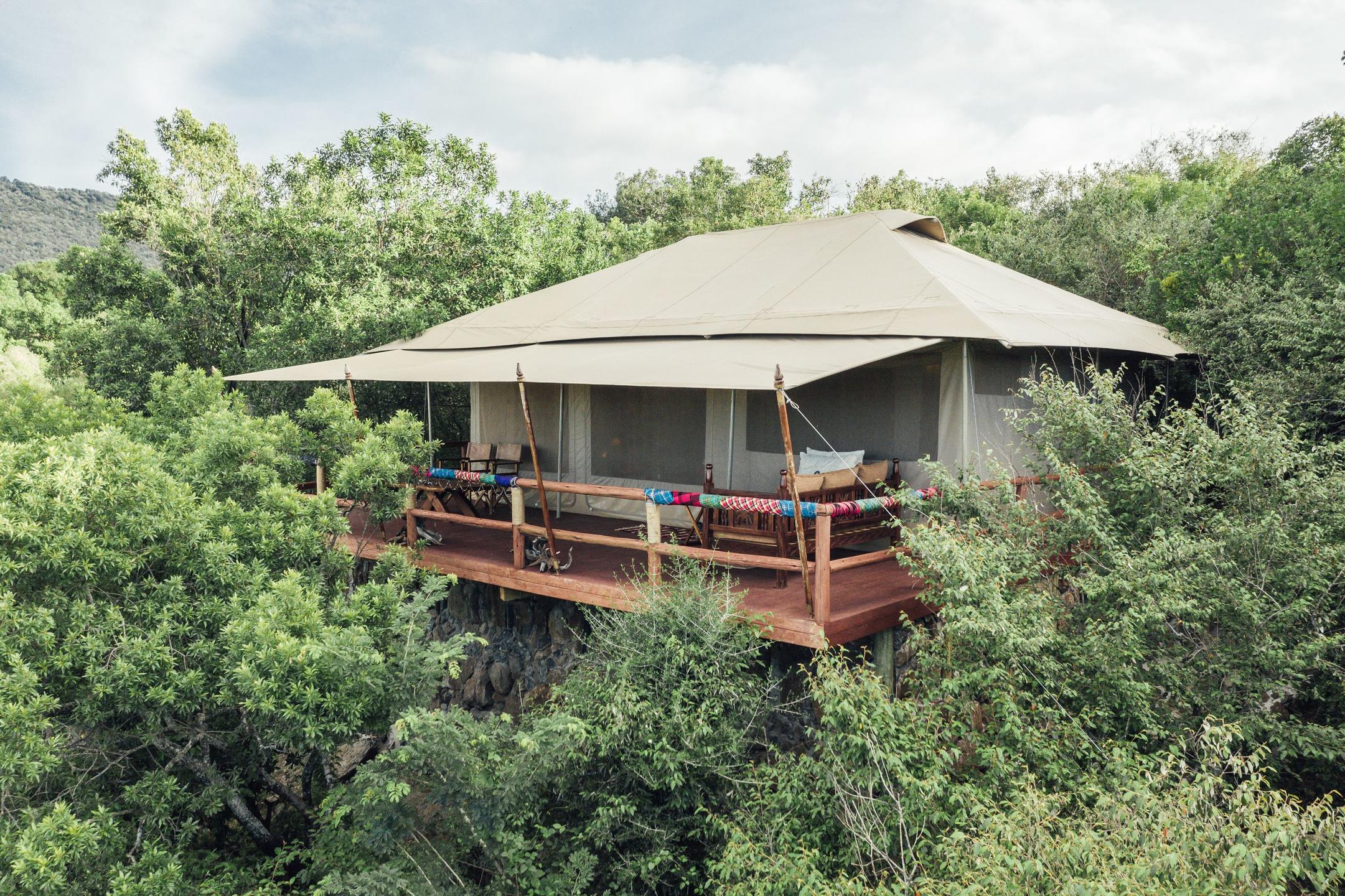 (c) Tangulia Mara Camp