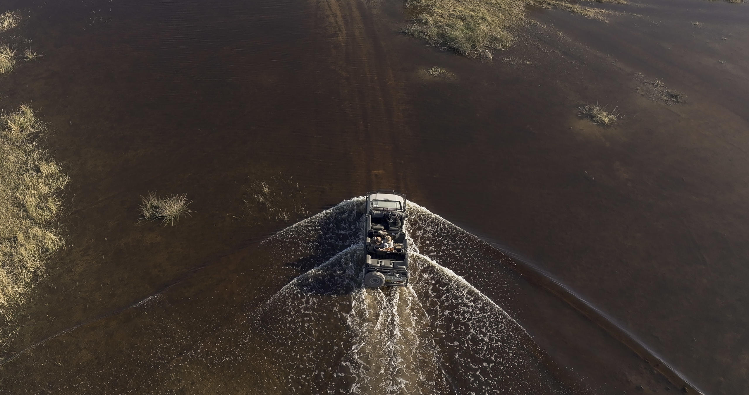 Boating at Shinde Footsteps Camp in the Okavango