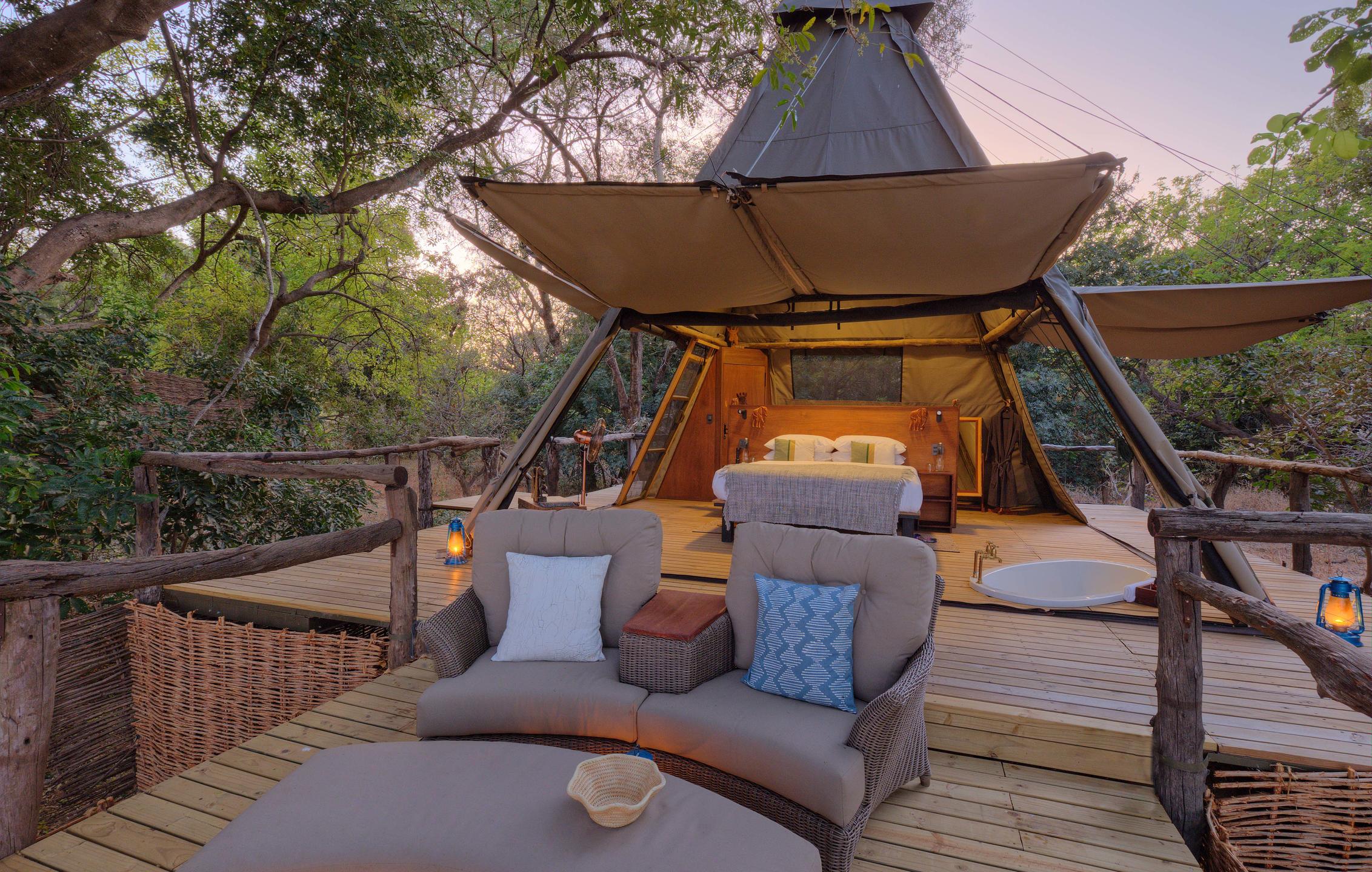 Tented room at Shawa Luangwa with deck