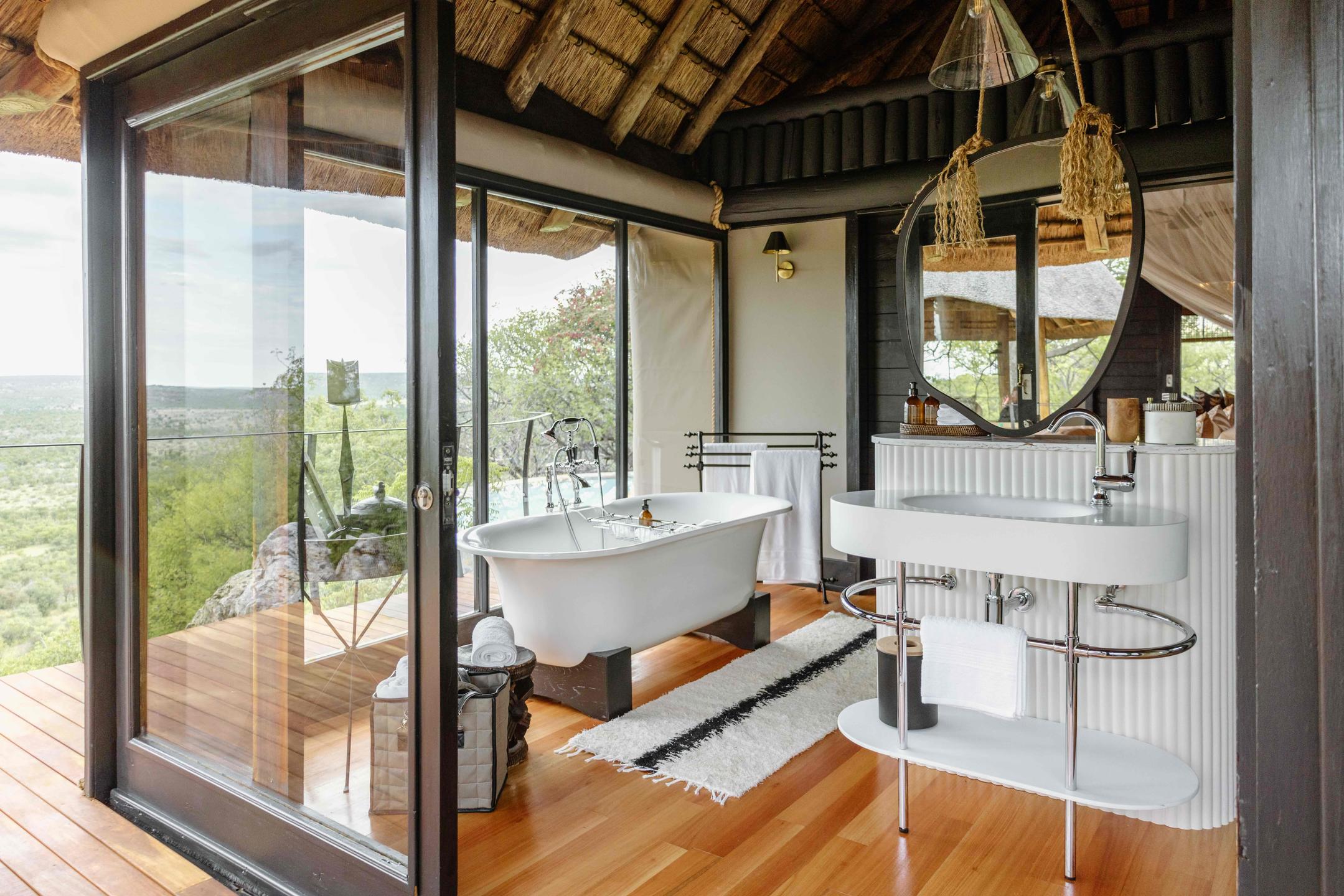 Rolltop bath at Horizon by Ongava