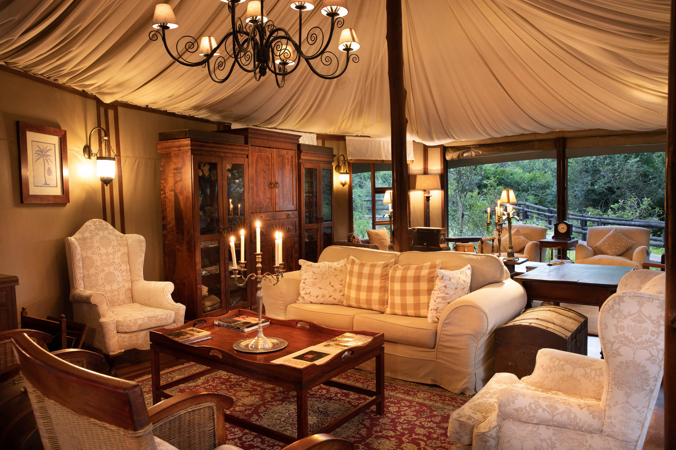 Main mess tent at Hamiltons tented camp in the kruger