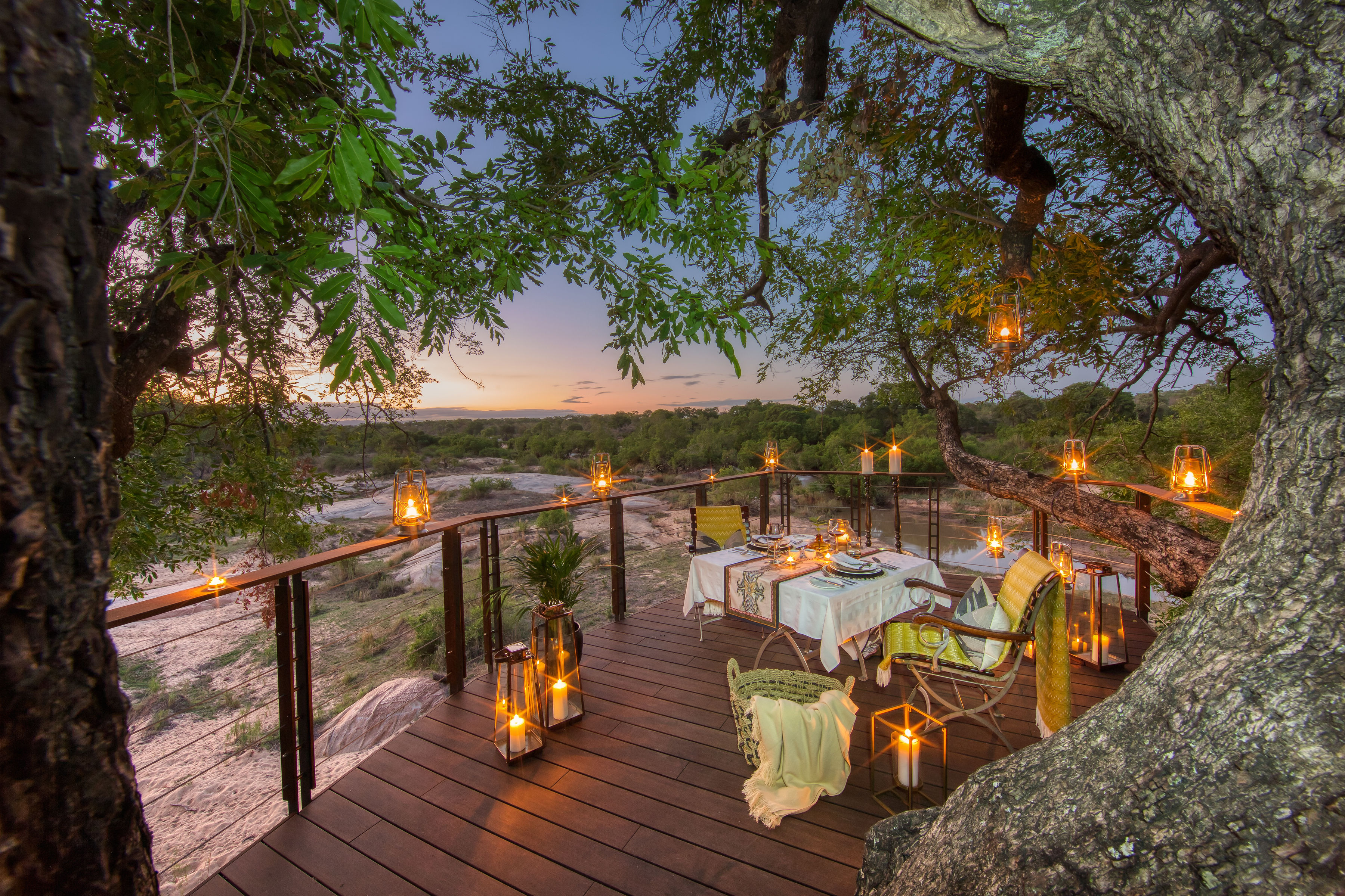 Romantic private dining at Dulini Leadwood in the Sabi Sands