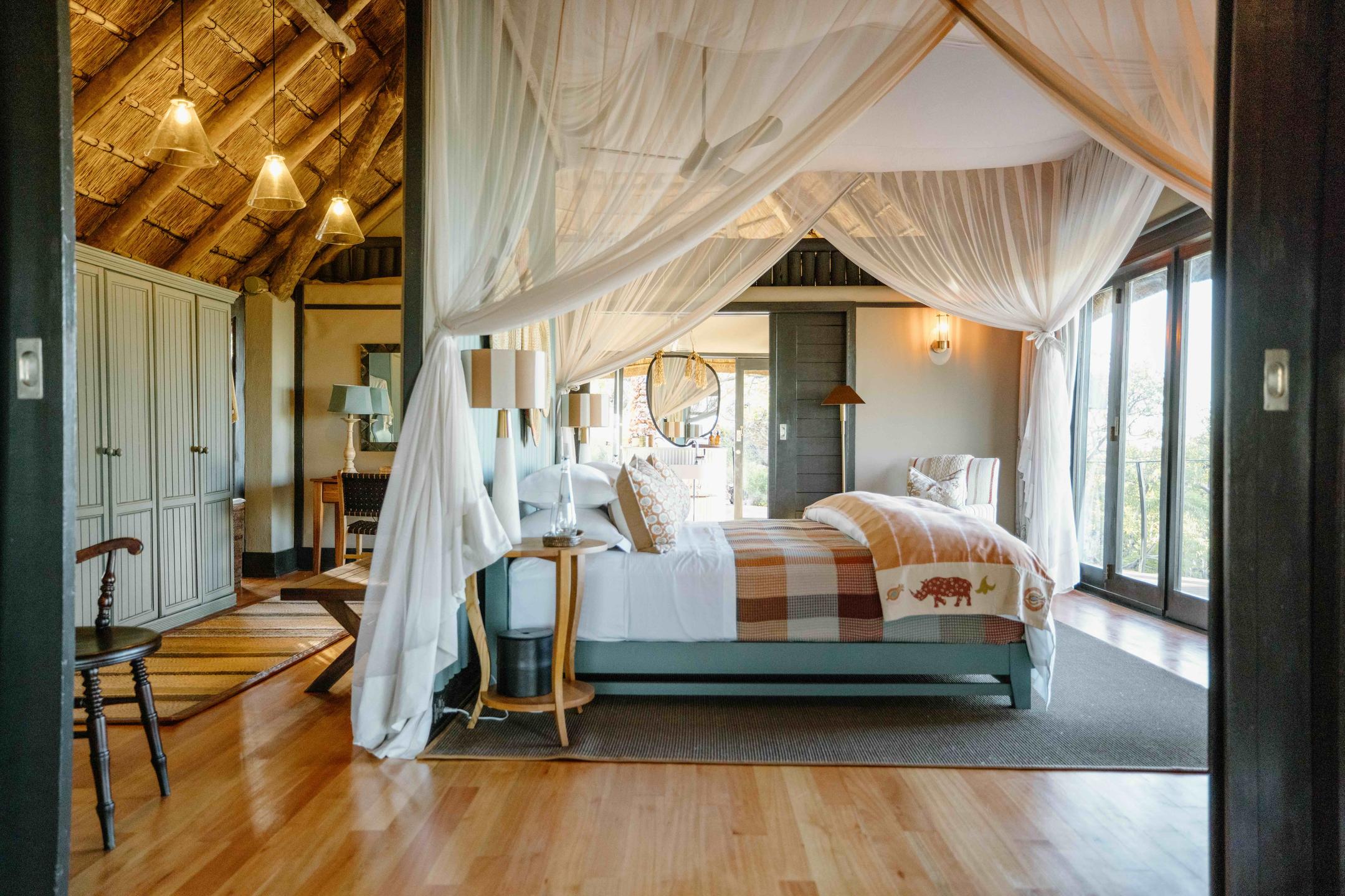 Room interior at Horizon by Ongava